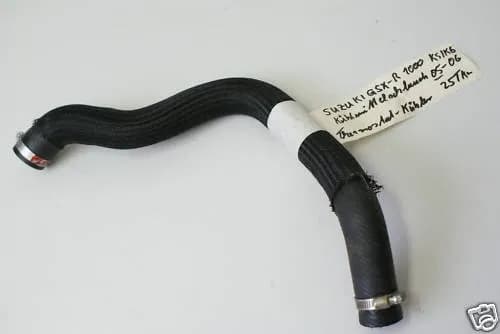SUZUKI GSX-R 1000 K5/ K6 Kühlerschlauch rechts Kühler --> Thermostat 05-06