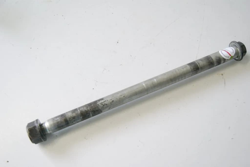 HONDA CBR 900 SC28 STECKACHSE HINTEN ACHSE