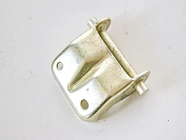 HYOSUNG GT 125 R HALTERUNG HALTER TANK VORN