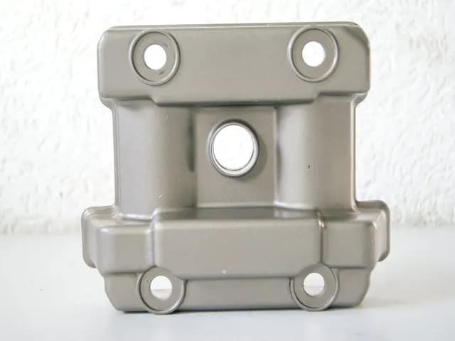 HYOSUNG GT 125 R VENTILDECKEL VORN COVER MOTOR