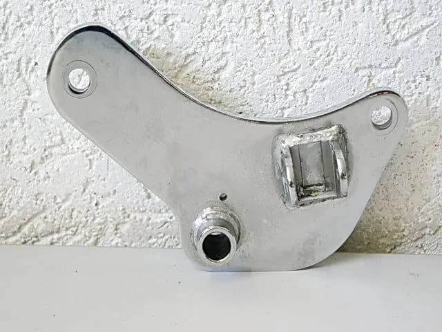 HYOSUNG GV 250 AQUILA FUßRASTENTRÄGER FAHRER RECHTS HALTER AUFNAHME