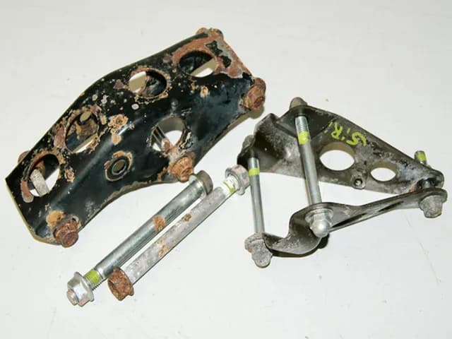 HONDA CB 250 TWO FIFTY MC26 HALTERUNG HALTER MOTOR ACHSE