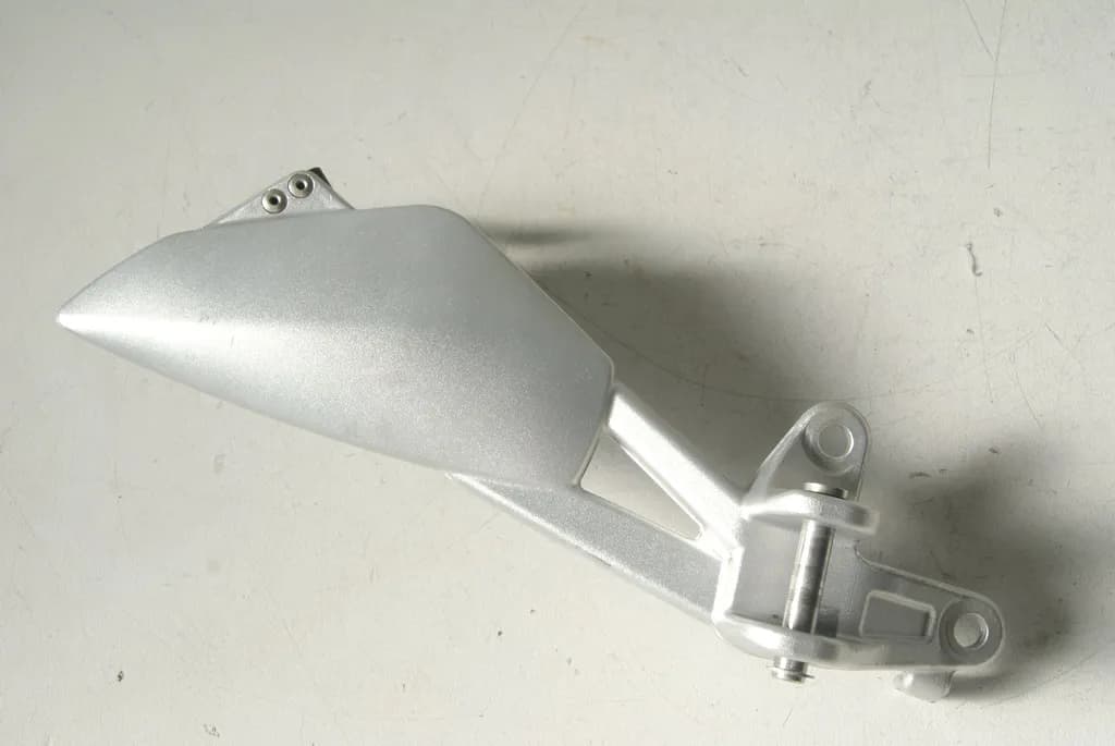 BMW K 1200 S K12S FUßRASTENTRÄGER FAHRER RECHTS