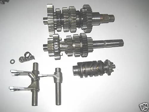 SUZUKI SV 650 AV GETRIEBE GETRIEBEWELLE GEAR 99-02