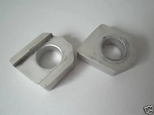 TRIUMPH DAYTONA 675 D67LC KETTENSPANNER SCHWINGE