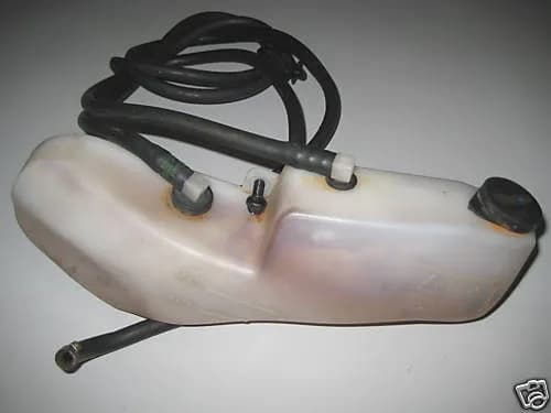 TRIUMPH SPRINT ST T695 955i KÜHLMITTELBEHÄLTER KÜHLER 99-03