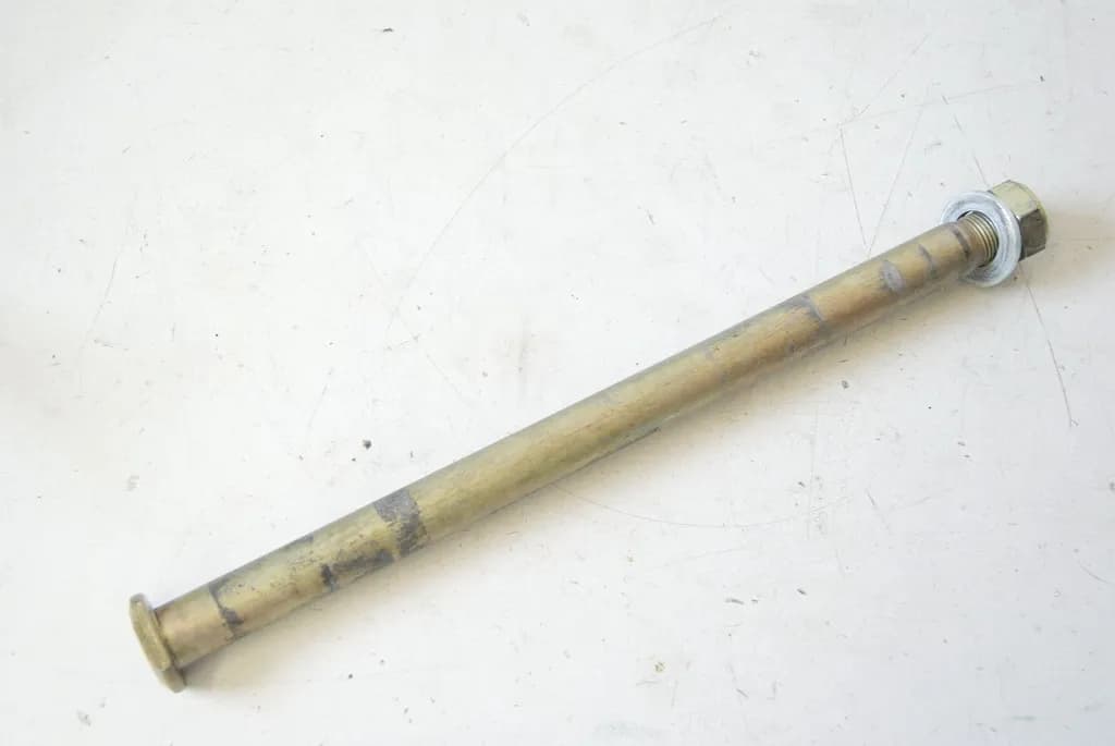 TRIUMPH DAYTONA 600 806LW STECKACHSE HINTEN ACHSE