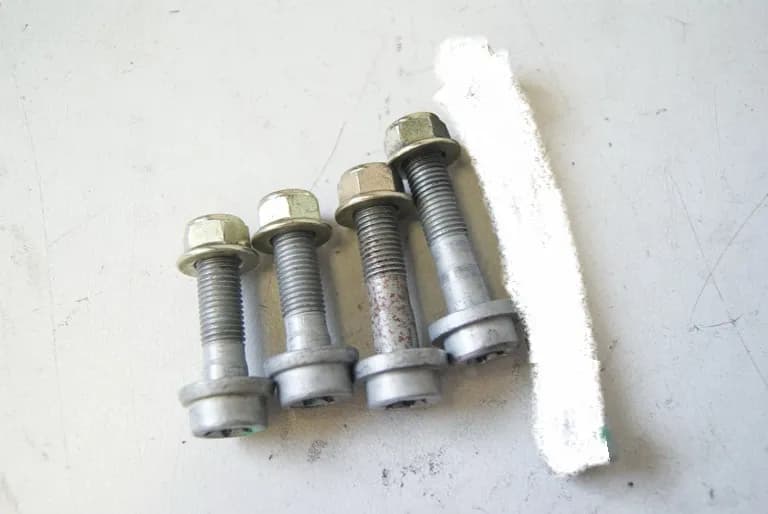 TRIUMPH DAYTONA 600 806LW SCHRAUBEN HECKRAHMEN