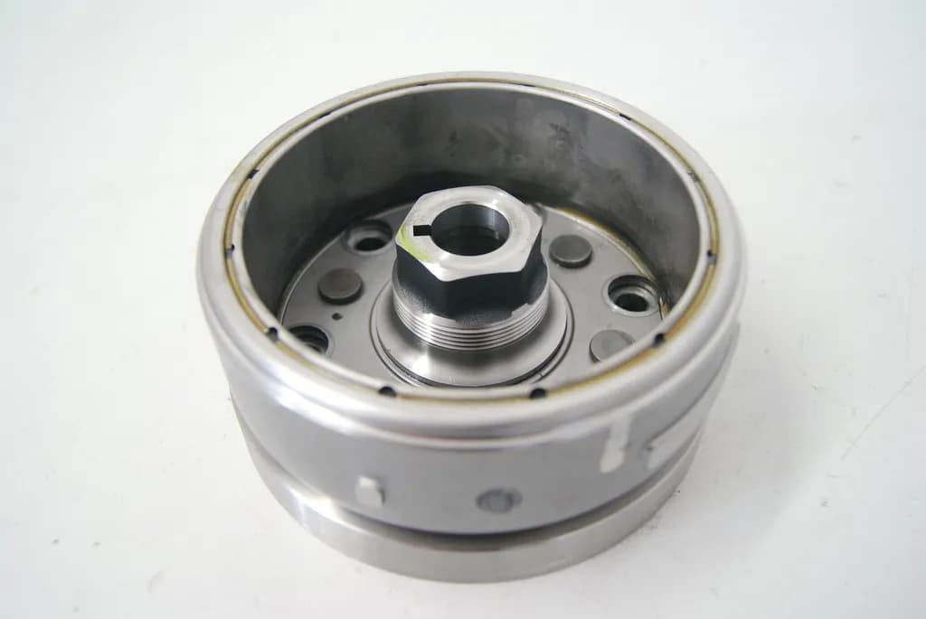 SUZUKI VS 800 VS52A/ B INTRUDER LIMA ROTOR POLRAD LICHTMASCHINE