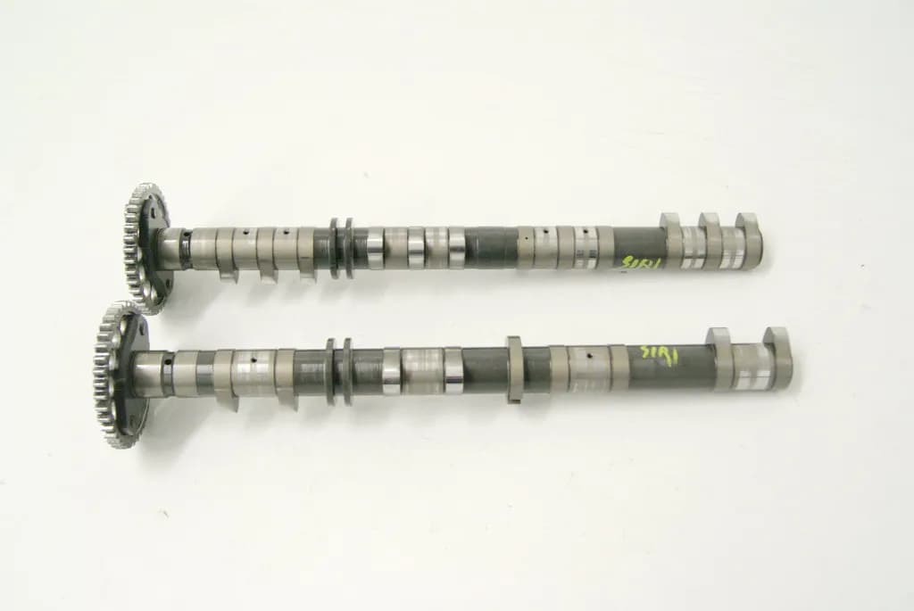 YAMAHA R1 RN09 NOCKENWELLE IN + OUT CAMSHAFT