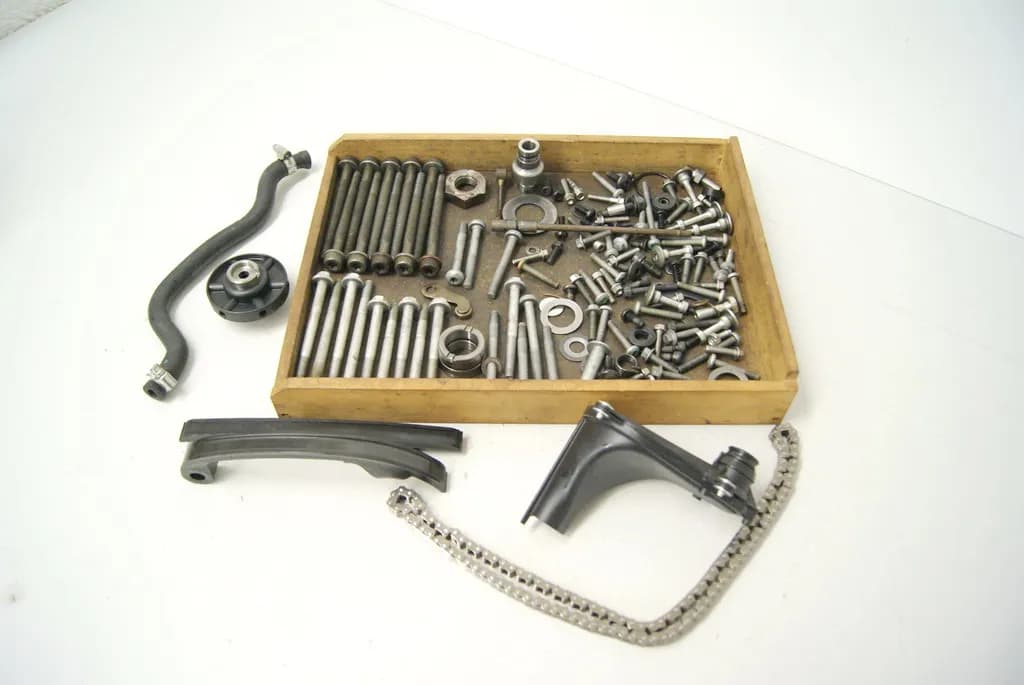 TRIUMPH DAYTONA 600 806LW SCHRAUBEN KLEINTEILE MOTOR