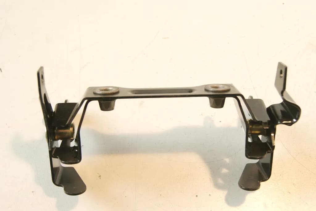 BMW K 1200 S K12S HALTERUNG TANK HINTEN TRÄGER STÜTZE