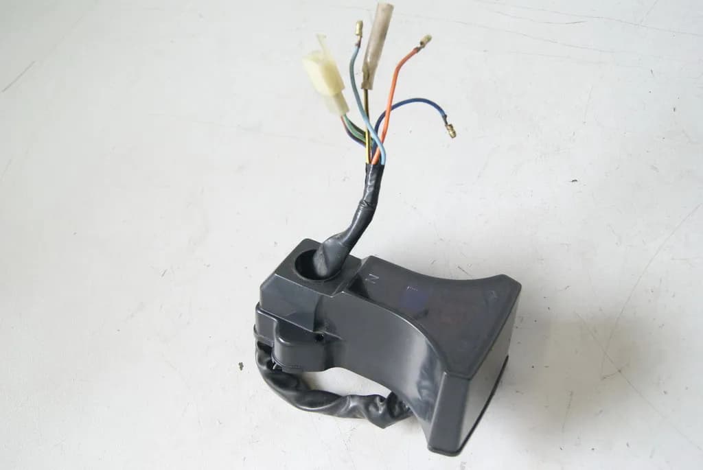 HONDA CB 250 TWO FIFTY MC26 COCKPIT INSTURMENTE KONTROLLLEUCHTEN