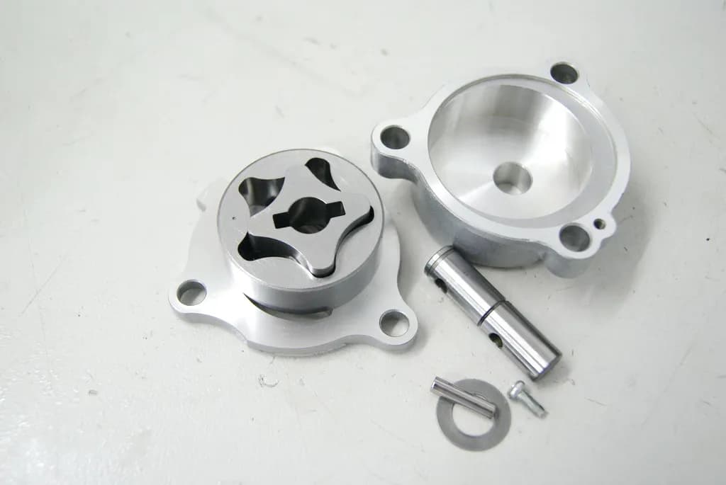 SUZUKI SFV 650 A WVCX GLADIUS ABS ÖLPUMPE OIL PUMP