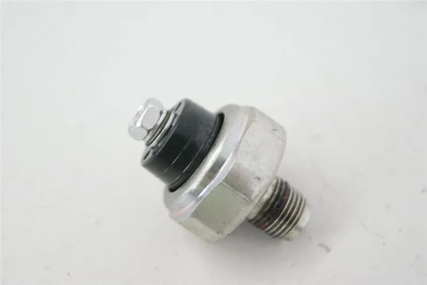 SUZUKI GSX-R 750 WVCW ÖLDRUCKSCHALTER