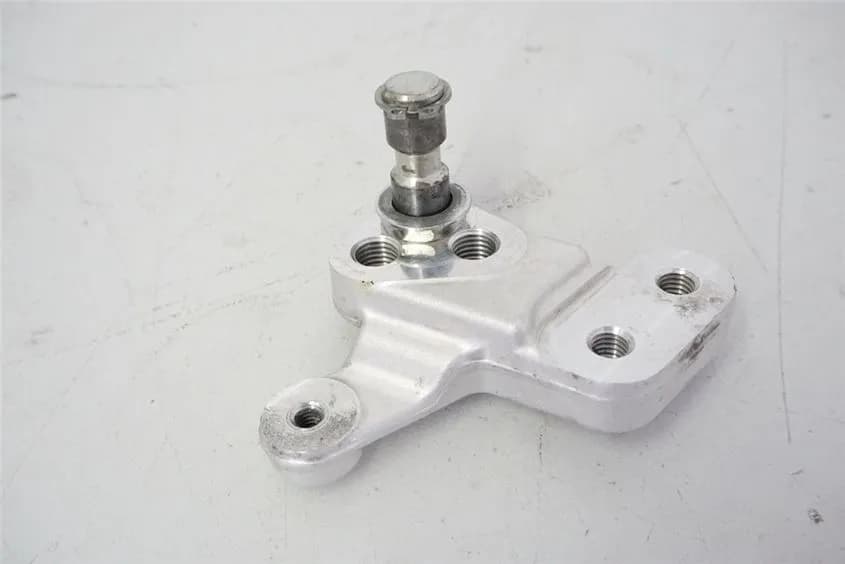 SUZUKI GSX-R 750 WVCW K8 K9 L0 HALTEPLATTE SCHALTHEBEL HALTERUNG AUFNAHME