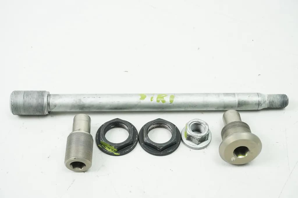 BMW K 1200 R K12R ACHSE GABEL VORN SCHRAUBEN ZENTRIERUNG