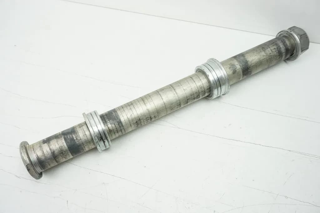 YAMAHA FZ-1 N RN16 STECKACHSE HINTEN ACHSE DISTANZEN