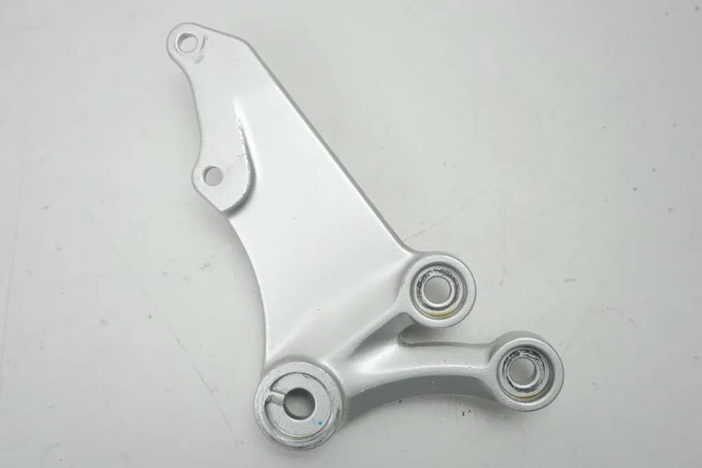 SUZUKI GSX-R 600 WVCV FUßRASTENTRÄGER FAHRER RECHTS FOOTREST