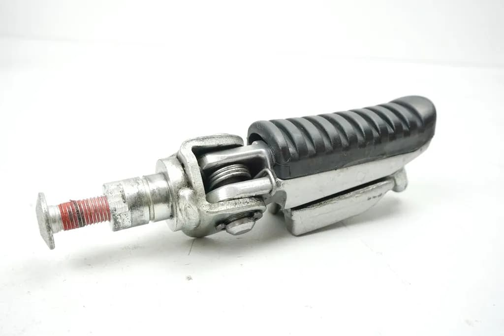 KAWASAKI Z 750 ZR750L FUßRASTE FAHRER RECHTS FOOTREST