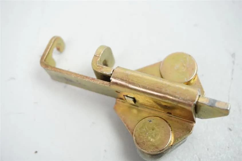 YAMAHA FZS 1000 RN06 FAZER VERSCHLUß SITZBANK HEBEL VERRIEGELUNG