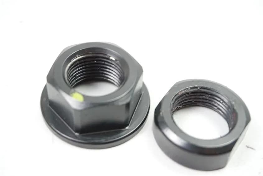 KTM 1290 SUPERDUKE R MUTTERN SCHWINGACHSE ARRETIERUNG