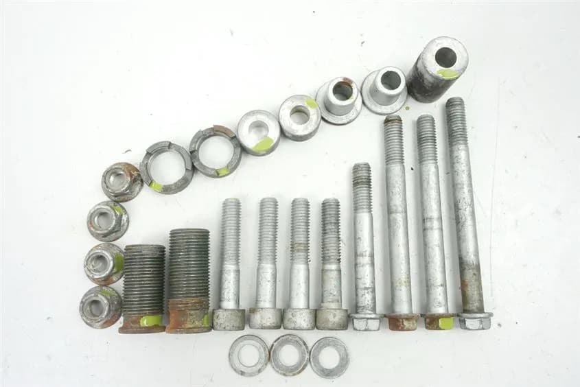 APRILIA ETV 1000 CAPO NORD HALTERUNG MOTOR SCHRAUBEN ACHSE