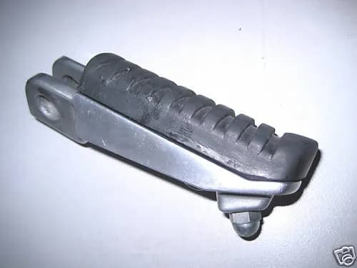 KAWASAKI ZX-9R ZX900C/ ZX900E FUßRASTE FAHRER RECHTS 00-03