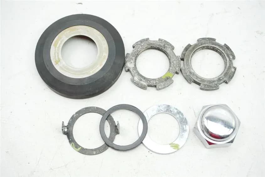 YAMAHA YZF-R 125 RE06 MUTTER LENKKOPF GABEL