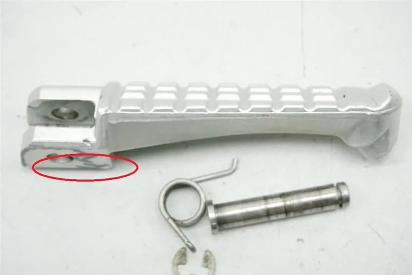 TRIUMPH SPEED TRIPLE 1050 515NJ FUßRASTE FAHRER RECHTS FOOTREST