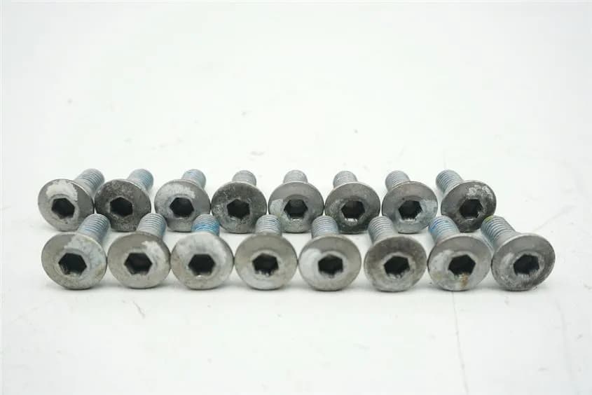 SUZUKI M 1500 VZ INTRUDER WVCU SCHRAUBEN BREMSSCHEIBEN SCREWS