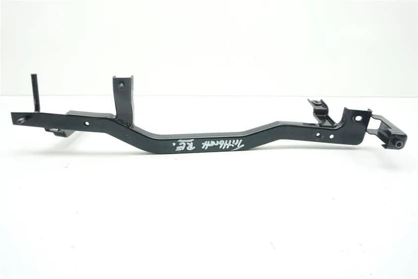 KYMCO XCITING 500 T7 HALTERUNG TRITTBRETT RECHTS STREBE TRÄGER