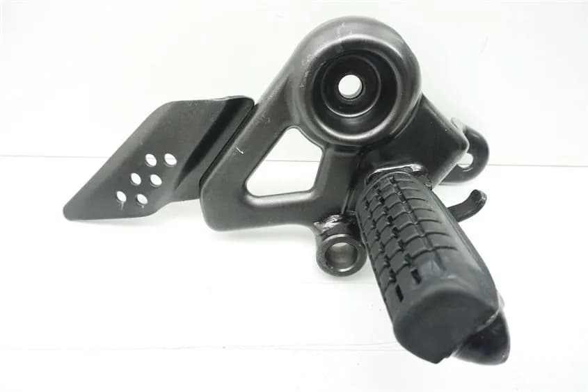 HONDA CBF 125 JC40 FUßRASTENANLAGE FAHRER RECHTS FUßRASTE HALTEPLATTE