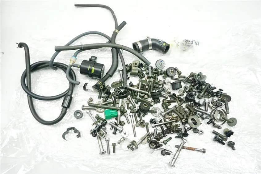 YAMAHA TDM 900 RN08 SCHRAUBEN & KLEINTEILE