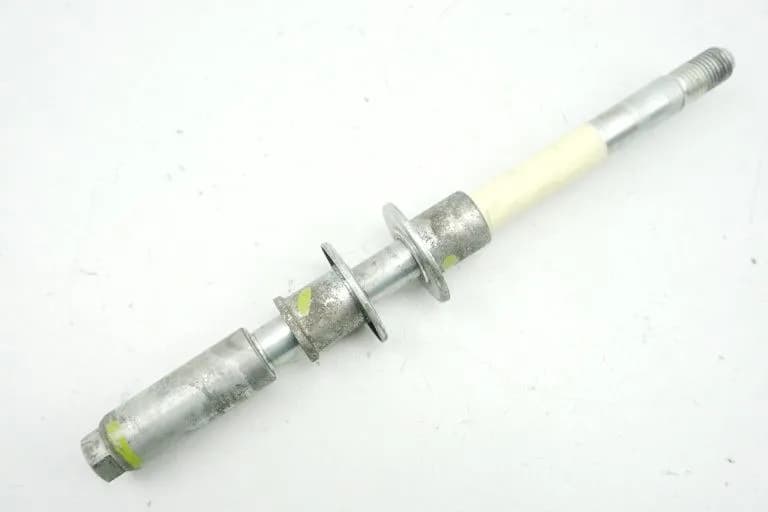 SUZUKI VL 125 WVA4 INTRUDER STECKACHSE VORN ACHSE DISTANZEN