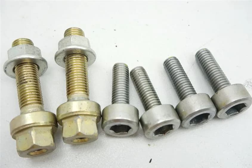 HONDA CBR 900 SC50 SCHRAUBEN HECKRAHMEN SCREWS
