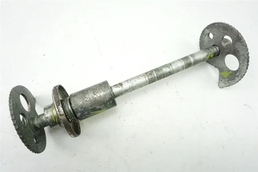 HONDA CLR 125 JD18 CITYFLY STECKACHSE HINTEN ACHSE DISTANZEN KETTENSPANNER