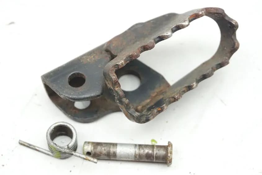 APRILIA ETX 125 ZD4PH FUßRASTE FAHRER RECHTS FOOTREST