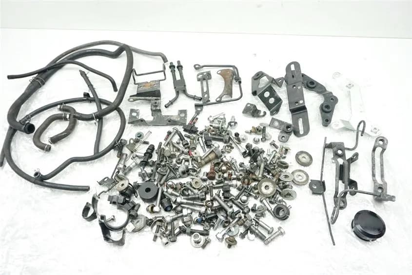 KAWASAKI VN 1600 CLASSIC TOURER VNT60A SCHRAUBEN & KLEINTEILE & HALTER & SCHLÄUCHE