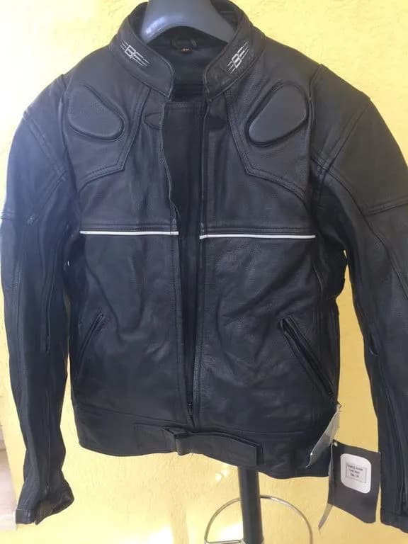 MOTORRADJACKE - MOTORRADLEDERJACKE - NEUWERTIG - GRÖßE 38
