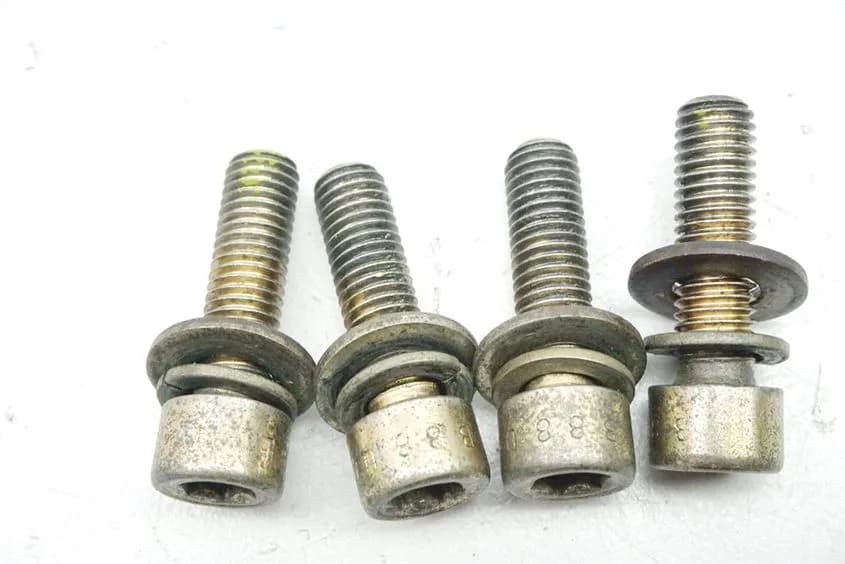 DUCATI 900 SS SUPERSPORT SCHRAUBEN BREMSSATTEL VORN