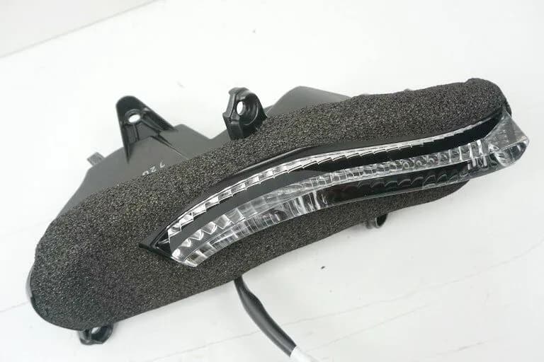 YAMAHA YZF R6 RJ27 STANDLICHT LINKS LAMPE SCHEINWERFER