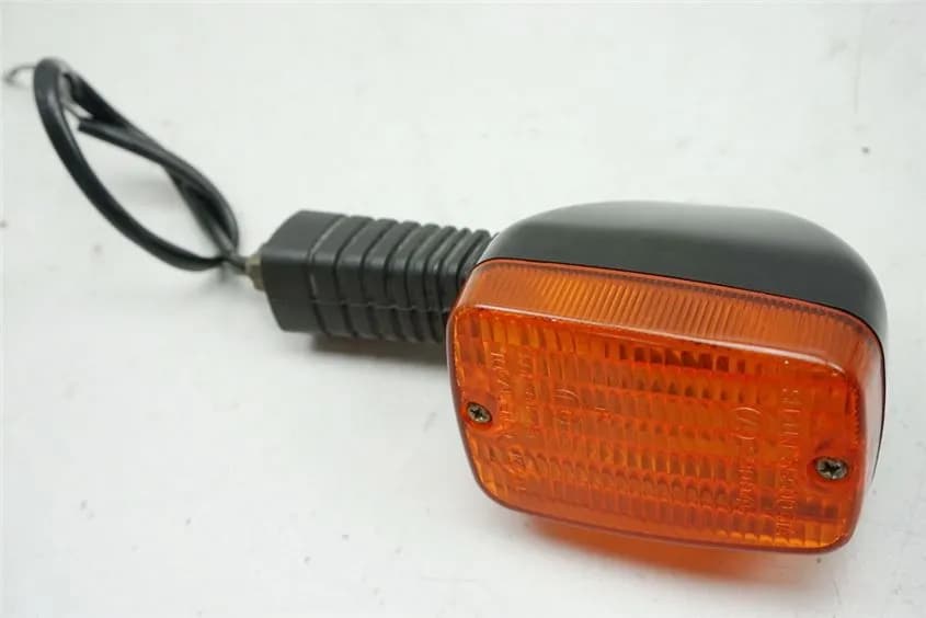 SUZUKI RG 80 GAMMA NC11A BLINKER RECHTS HINTEN TURN SIGNAL