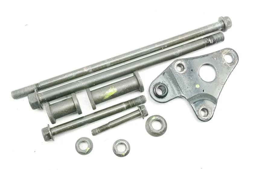 HONDA VT 700 C RC19 SHADOW HALTERUNG MOTOR ACHSE BOLZEN SCHRAUBEN MOTORHALTER