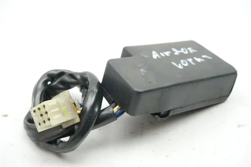 HONDA VT 700 C RC19 SHADOW RELAIS SENSOR AIRBOX VORN