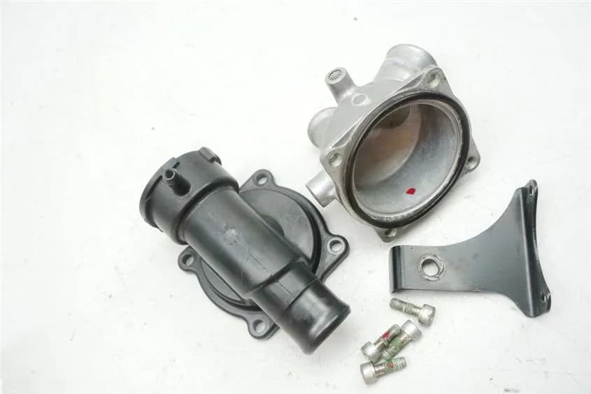 KAWASAKI VN 900 C 11A CUSTOM EINFÜLLSTUTZEN KÜHLER GEHÄUSE THERMOSTAT