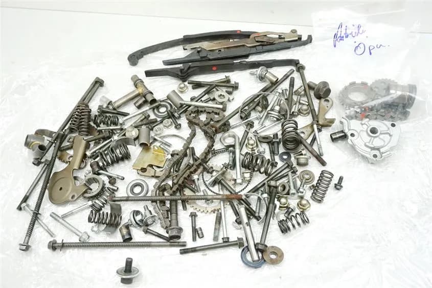 HONDA NTV 650 RC33 REVERE SCHRAUBEN & KLEINTEILE - MOTOR