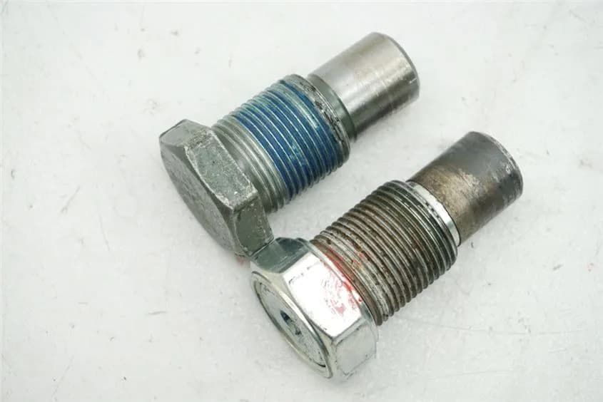 YAMAHA XJ 900 4KM DIVERSION SCHRAUBEN SCHWINGE BOLZEN