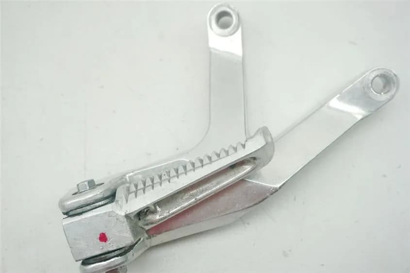 YAMAHA YZF 600 4TV THUNDERCAT FUßRASTENANLAGE SOZIUS LINKS HALTER FUßRASTE