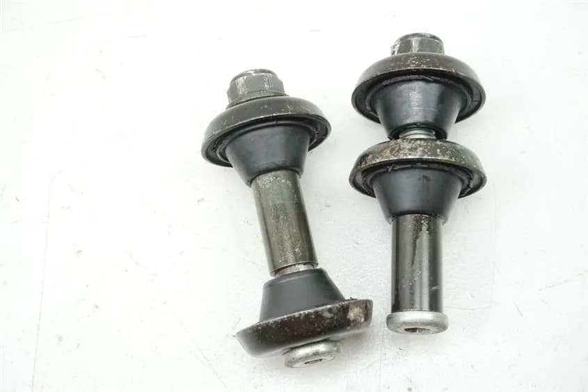 SUZUKI GSXF 750 GR78A SCHRAUBEN GABELBRÜCKE OBEN DISTANZHÜLSEN